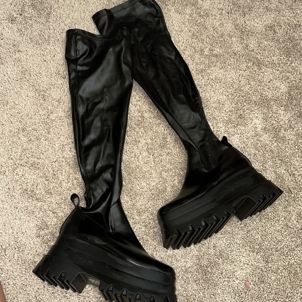 THIGH HIGH MEGA PLATFORM BOOT